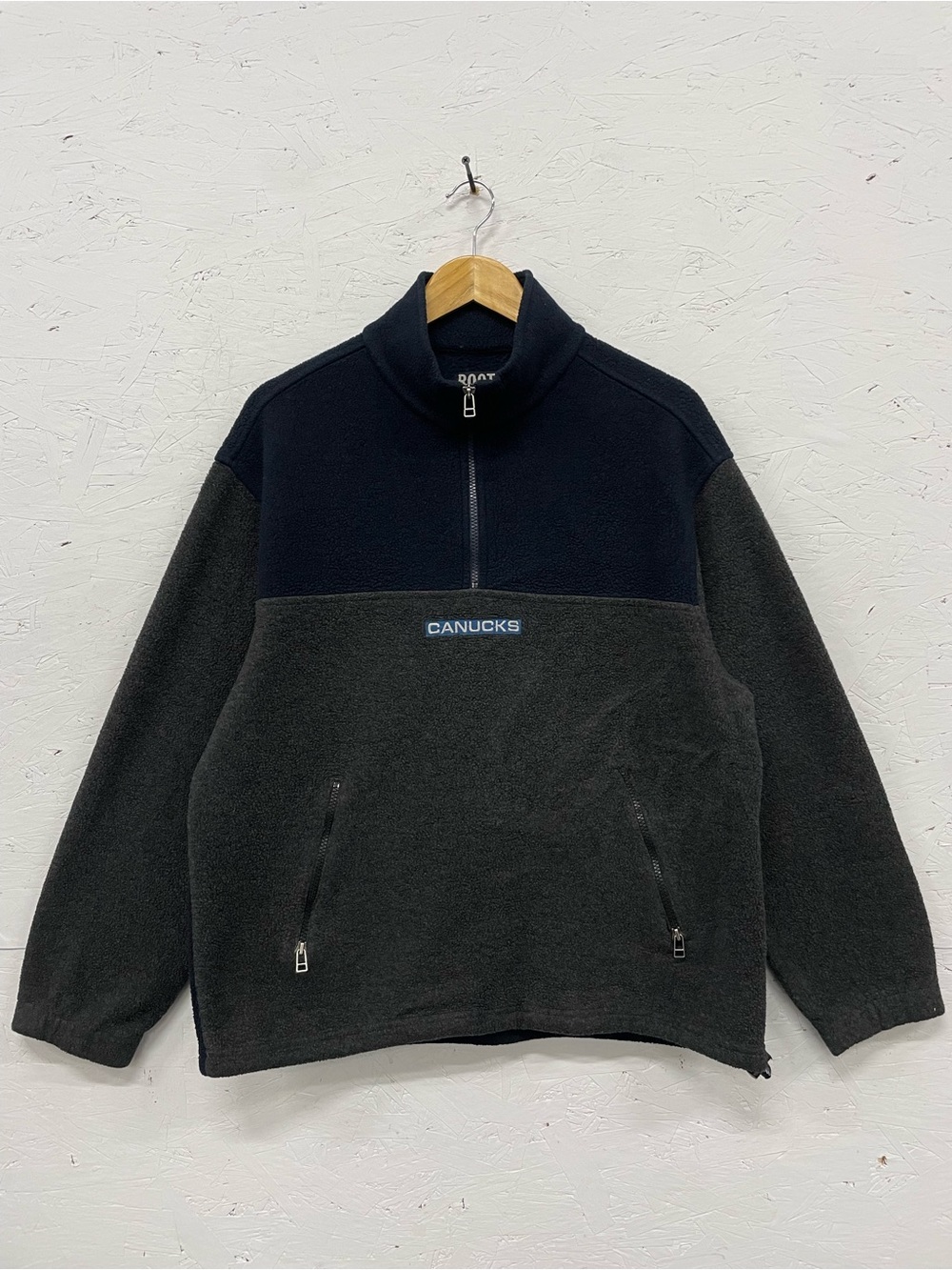 Vintage 90s Roots Athletics x Vancouver Canucks Fleece, Size L